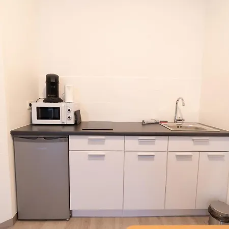 Modernes Mit Kueche, Wlan & Gemeinschaftsbad * كوبلنس