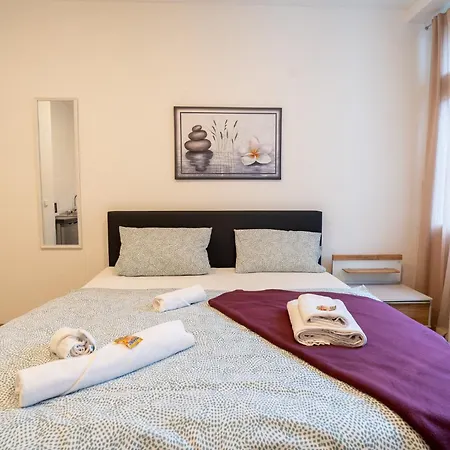 Apartamento Modernes Mit Küche, Wlan&gemeinschaftsbad