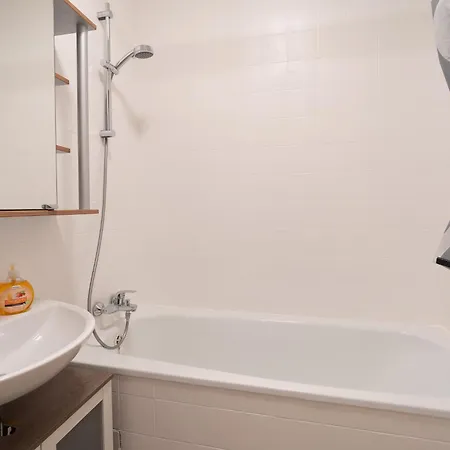 Modernes Mit Kueche, Wlan & Gemeinschaftsbad *